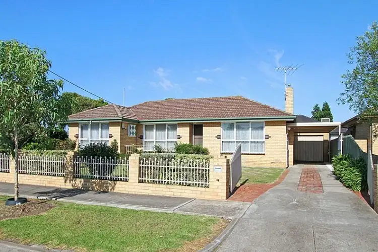11 Daleglen Street, Reservoir VIC 3073