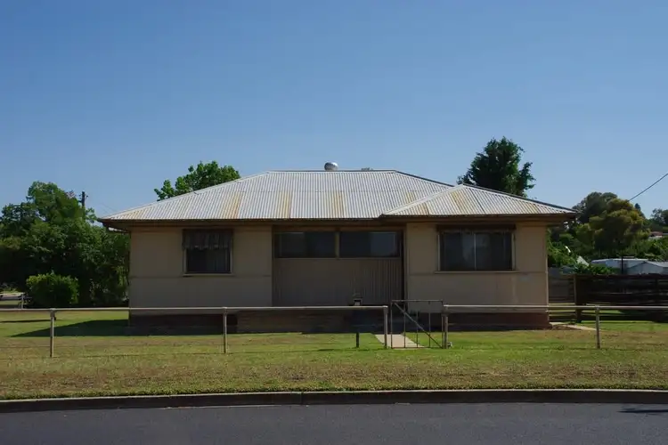 30 Logan Street, Cowra NSW 2794
