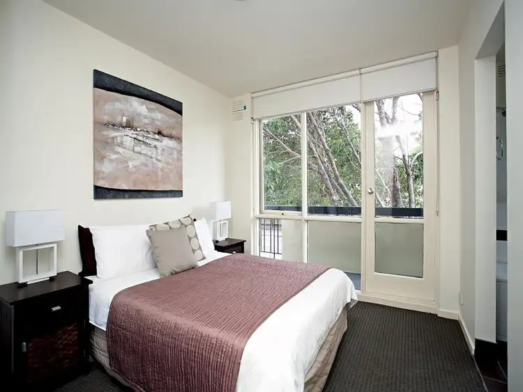 8/844 Lygon Street, Carlton North VIC 3054