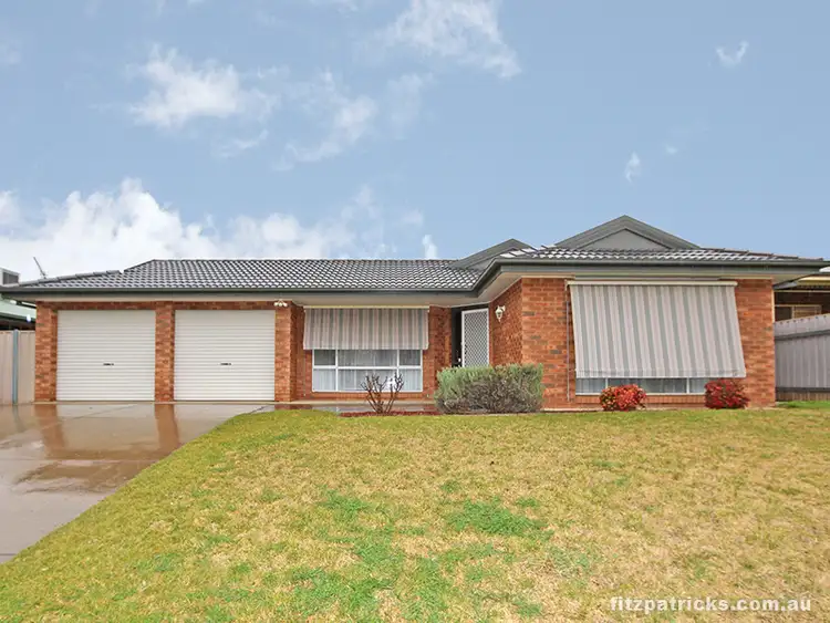 9 Kenneally Street, Kooringal NSW 2650