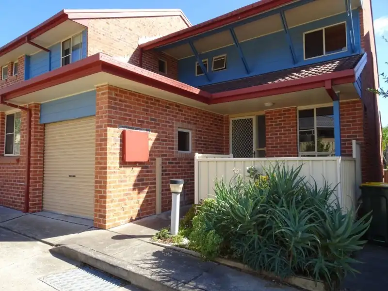 Main view of Homely townhouse listing, 3/5 Mosman Place, Raymond Terrace NSW 2324