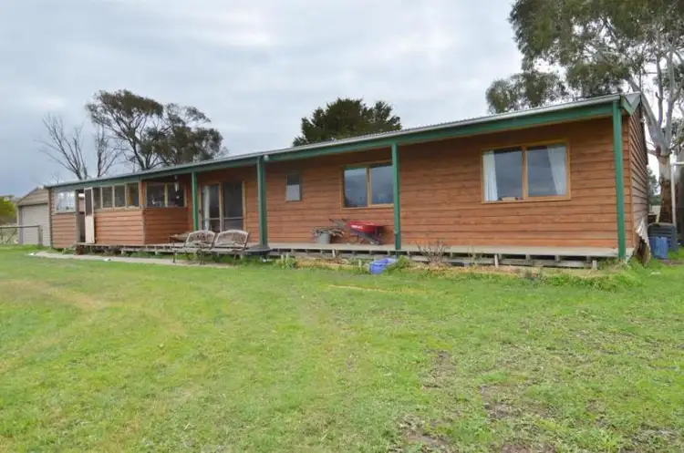 60 Nicholls Road, Ross Creek VIC 3351