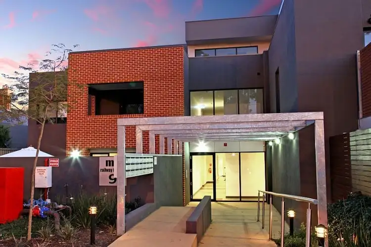 Second view of Homely apartment listing, 5/9-10 Railway Parade, Murrumbeena VIC 3163