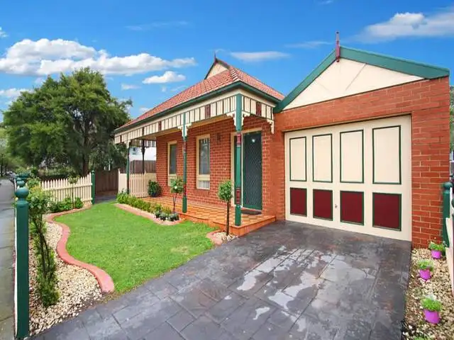 48 Golf Links Avenue