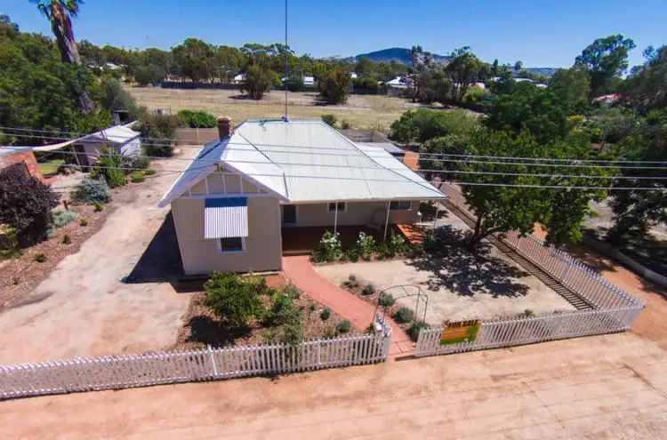 8 Wheeler Street, York WA 6302