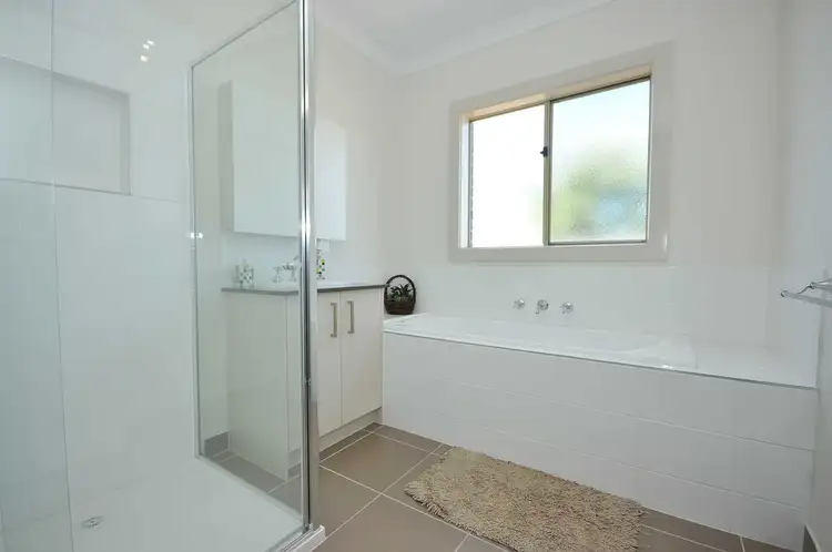 Sixth view of Homely house listing, 2 Buttercup Drive, Greenvale VIC 3059