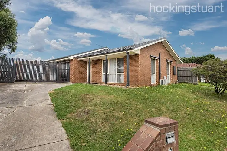 8 Wills Court, Cranbourne North VIC 3977