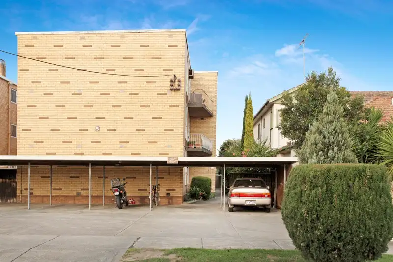 Main view of Homely unit listing, 17/5 Lewis Street, Kingsville VIC 3012