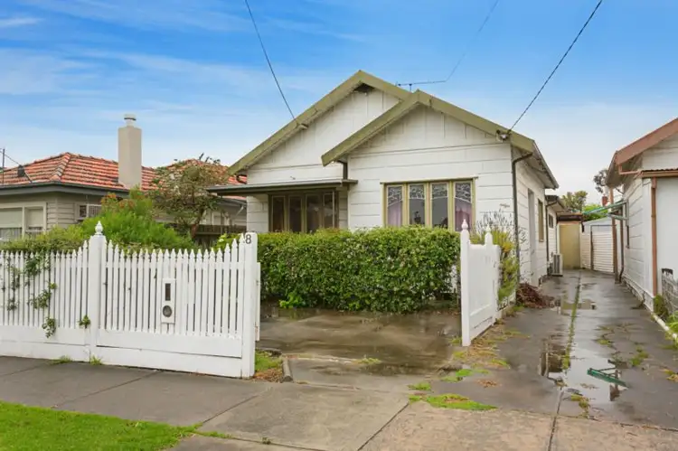8 Woods Street, Newport VIC 3015