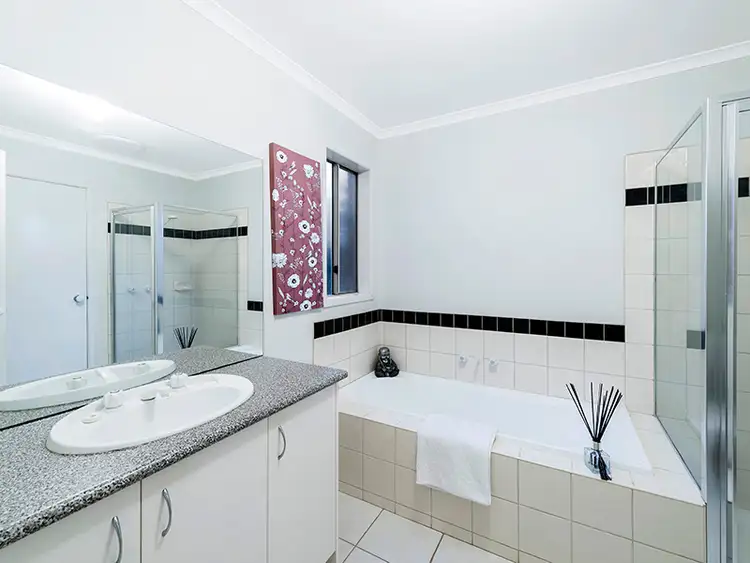 Sixth view of Homely house listing, 16 Fiona Court, Werribee VIC 3030