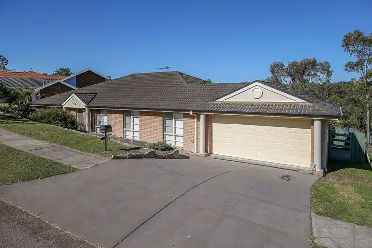 16 County Drive, Fletcher NSW 2287