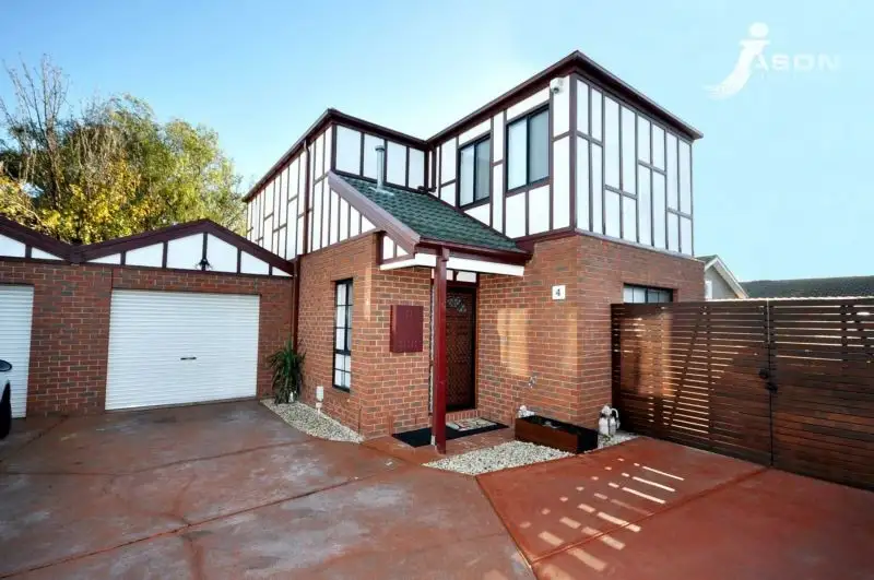 Main view of Homely townhouse listing, 4/262 Melrose Drive, Tullamarine VIC 3043