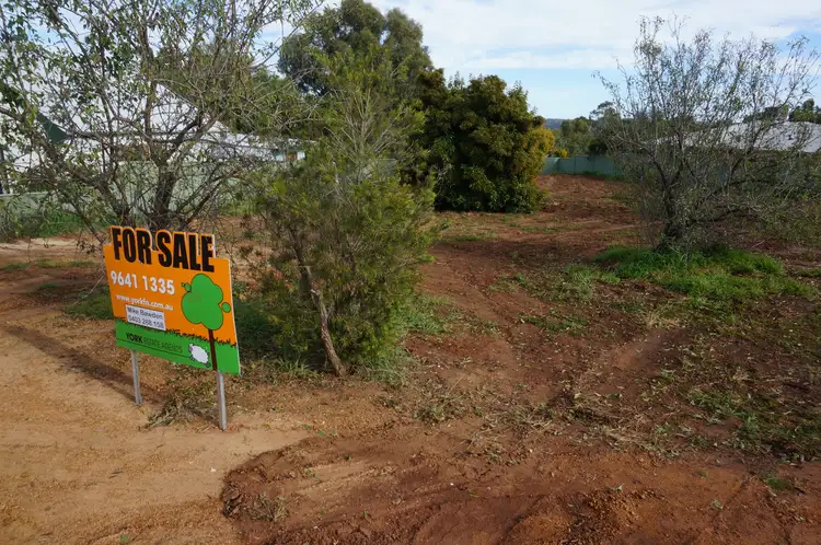 3 Bouverie Road, York WA 6302