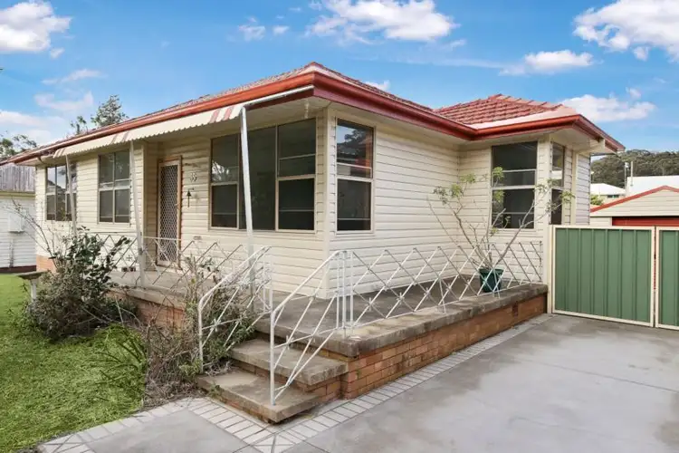 35 Corriston Crescent, Adamstown Heights NSW 2289