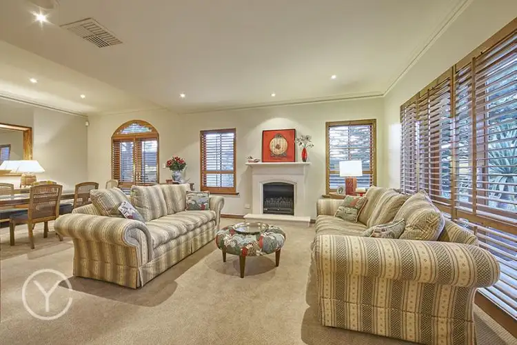 Fifth view of Homely house listing, 2 Prince Albert Court, Mount Claremont WA 6010