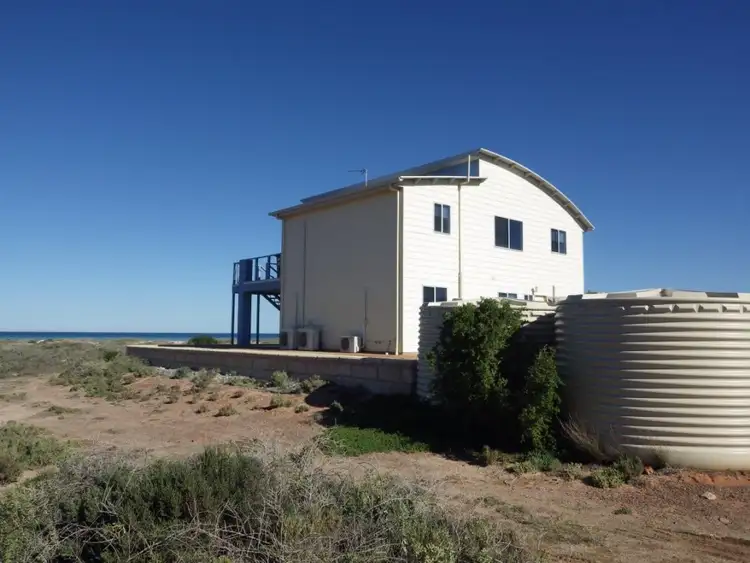 1 SPINAFEX
RETREAT, False Bay SA 5601