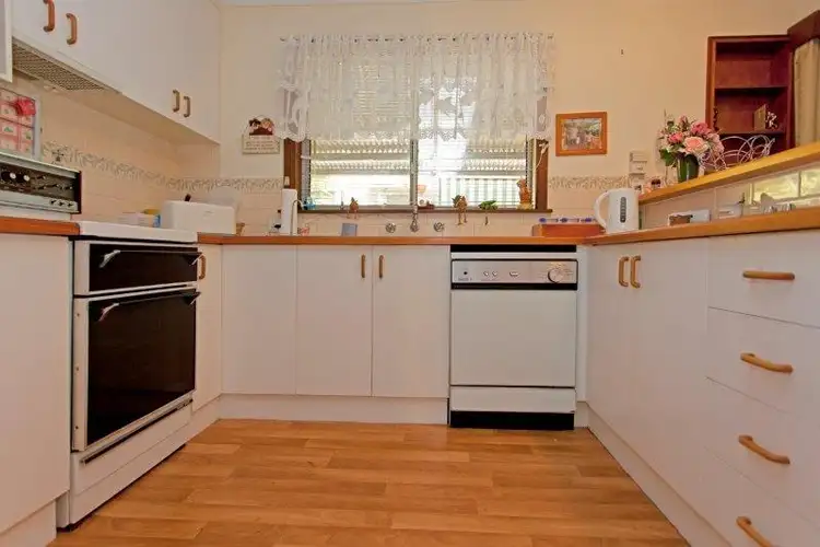 Sixth view of Homely house listing, 562 Regina Avenue, North Albury NSW 2640