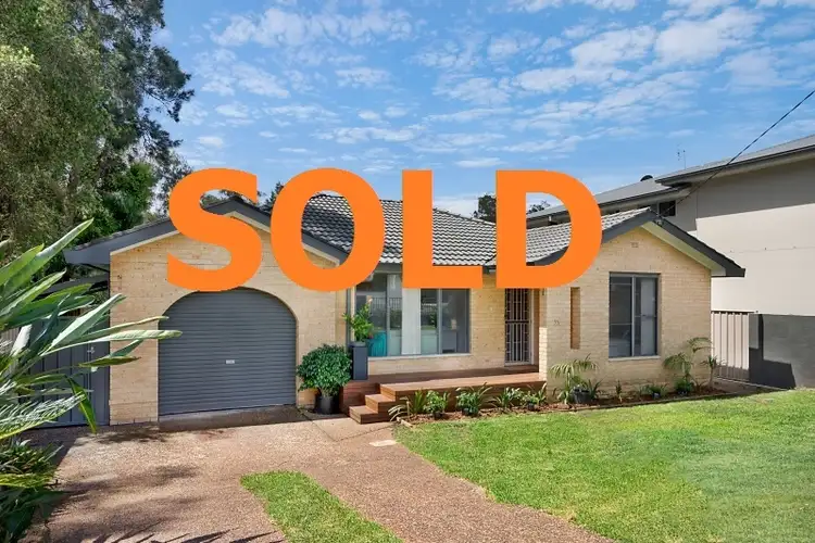 33 Bayside Dr, Green Point NSW 2251