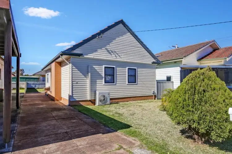 90 Roe Street, Mayfield NSW 2304