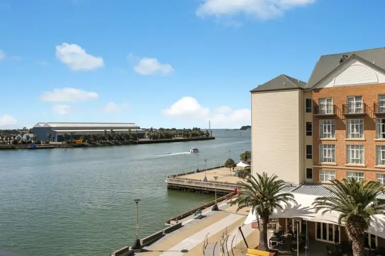 306/3A Honeysuckle Drive, Newcastle NSW 2300