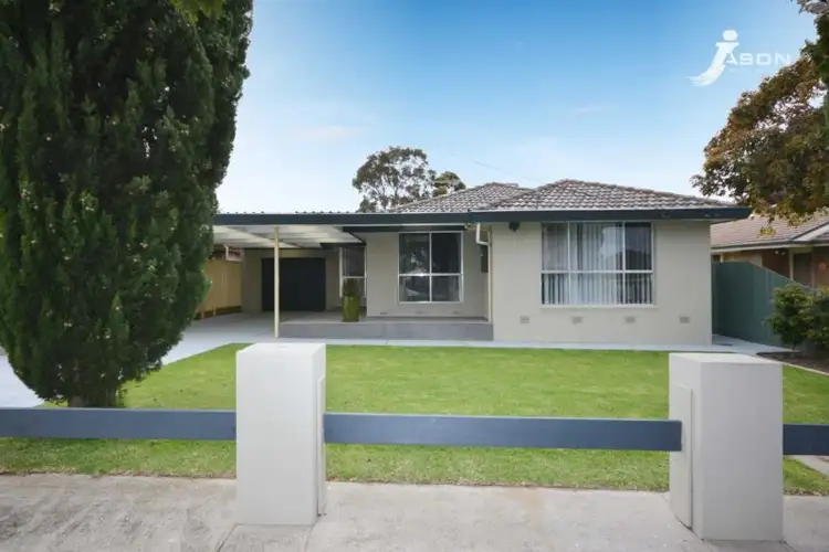 12 Christopher Crescent, Tullamarine VIC 3043
