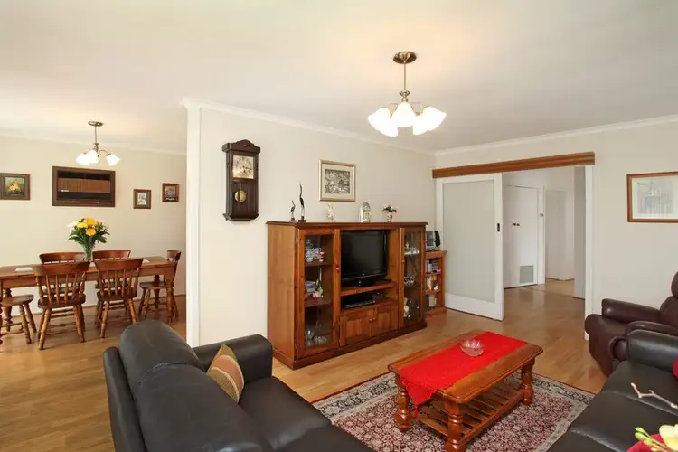 Fifth view of Homely house listing, 3 Padua Court, Gladstone Park VIC 3043