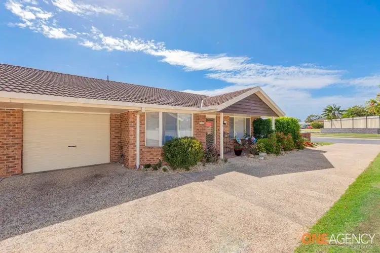 1/8 Seaspray Close, Caves Beach NSW 2281