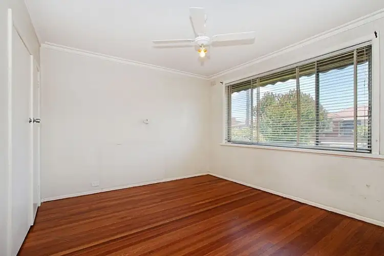 Fifth view of Homely house listing, 7 Ludeman Court, Reservoir VIC 3073