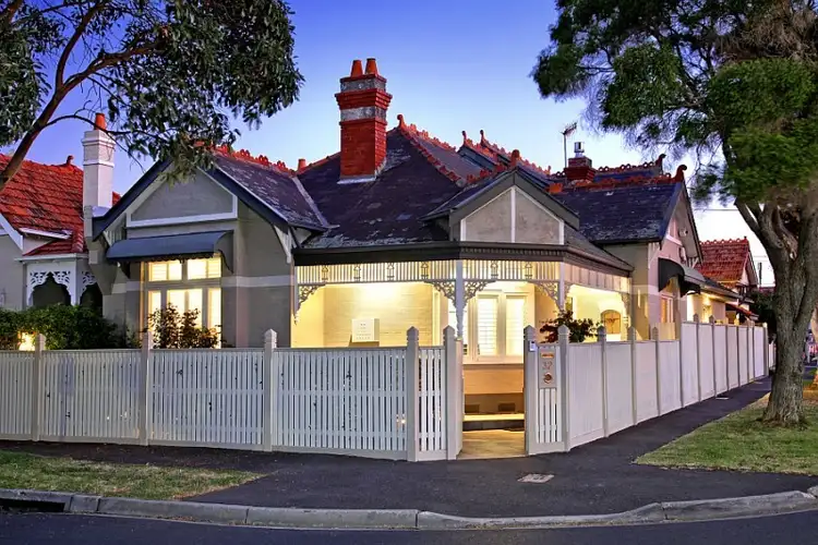 32 Closeburn Avenue, Prahran VIC 3181