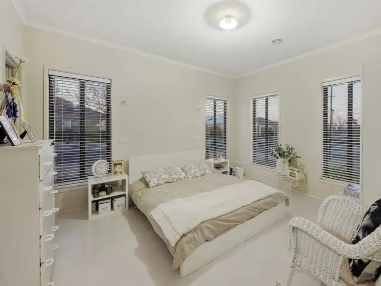 Sixth view of Homely house listing, 2 Durrol Way, Caroline Springs VIC 3023