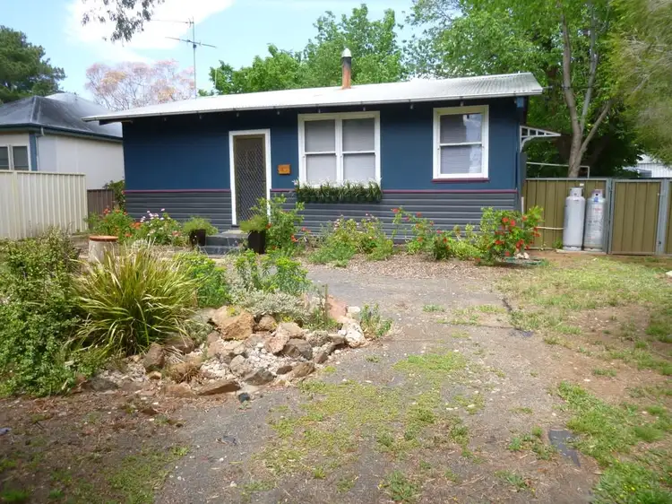43 Belmore Street, Woodstock NSW 2793