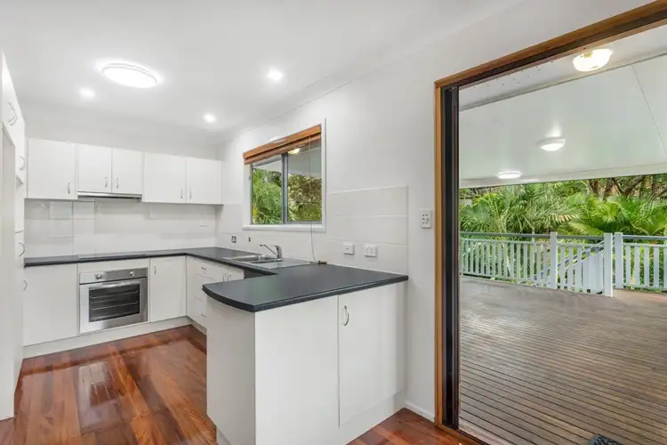 40 Cassandra St, Chapel Hill QLD 4069