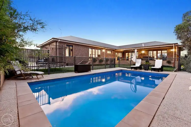 8 Gosford Court, Doreen VIC 3754