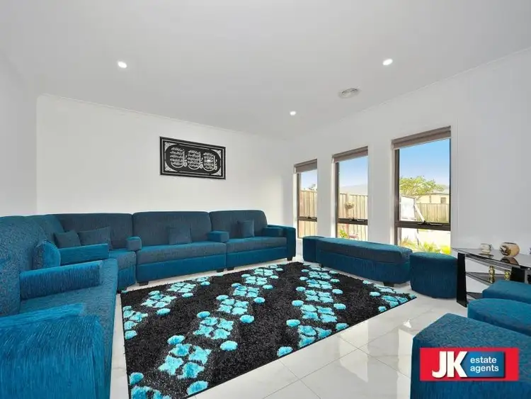 Second view of Homely house listing, 4 Rider Court, Tarneit VIC 3029