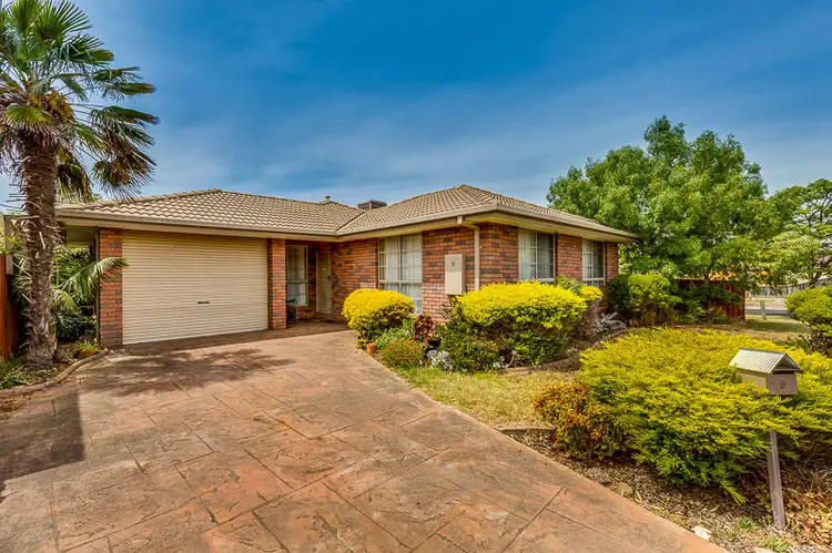 9 Dunai Walk, Delahey VIC 3037