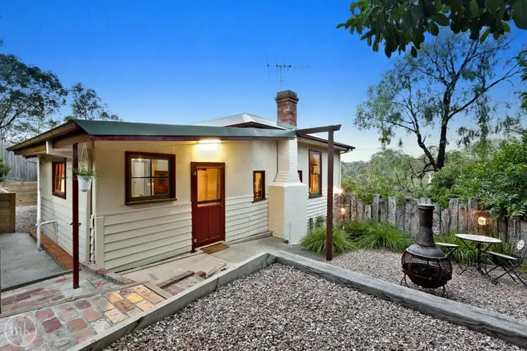 11 Lower Road, Eltham North VIC 3095