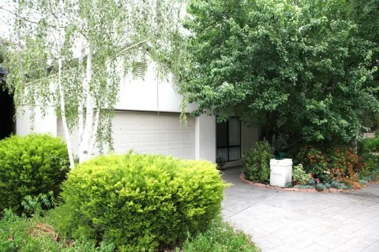 2 Birch Grove, Strathdale VIC 3550