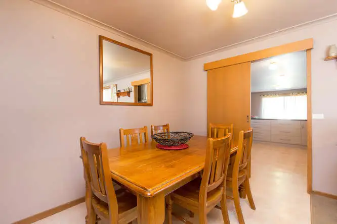 Sixth view of Homely house listing, 5 Zhoe Court, Mildura VIC 3500