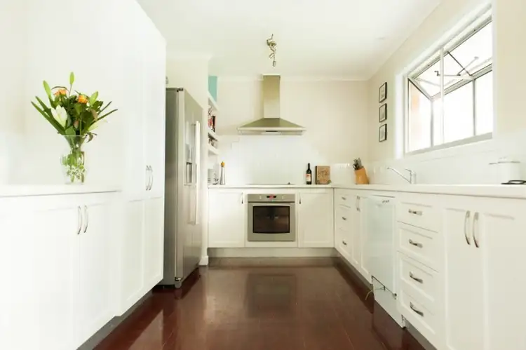 16 Dunbil Avenue, Ferny Hills QLD 4055