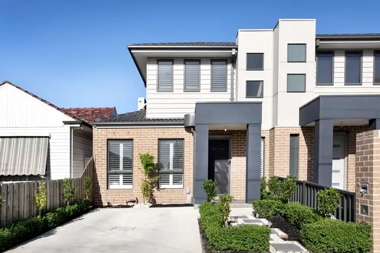 8A Sturt Street, Sunshine VIC 3020