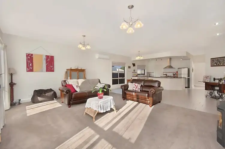 Sixth view of Homely house listing, 10 Champion Crt, Portland VIC 3305