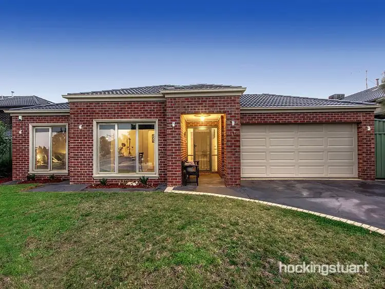 17 Goodenia Way, Caroline Springs VIC 3023