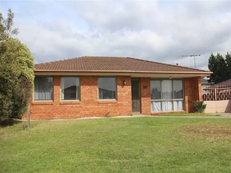 19 Papworth Place, Meadow Heights VIC 3048
