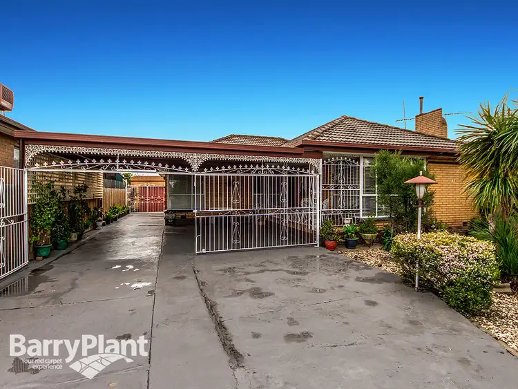 17 Chestnut Drive, St Albans VIC 3021
