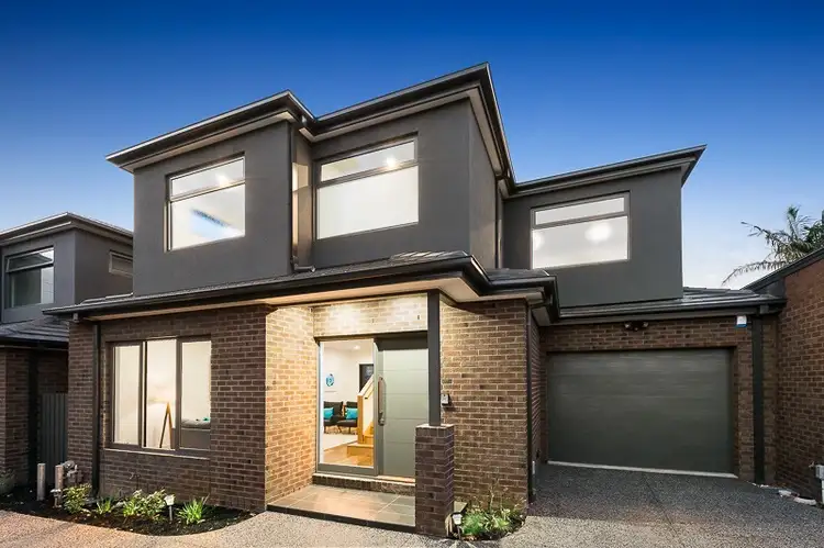 2/10 Ronald Avenue, Bulleen VIC 3105