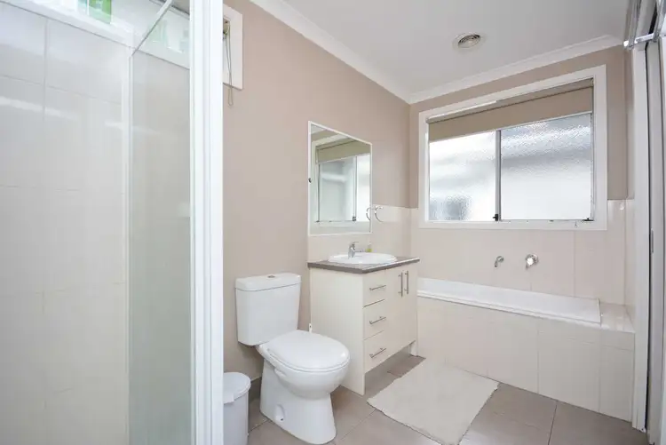 Fifth view of Homely townhouse listing, 2/1015 Pascoe Vale Road, Jacana VIC 3047