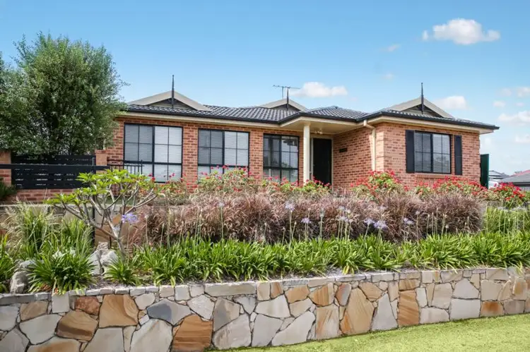 4 Churnwood Drive, Fletcher NSW 2287