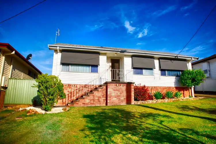 32 Buffier Crescent, Rutherford NSW 2320