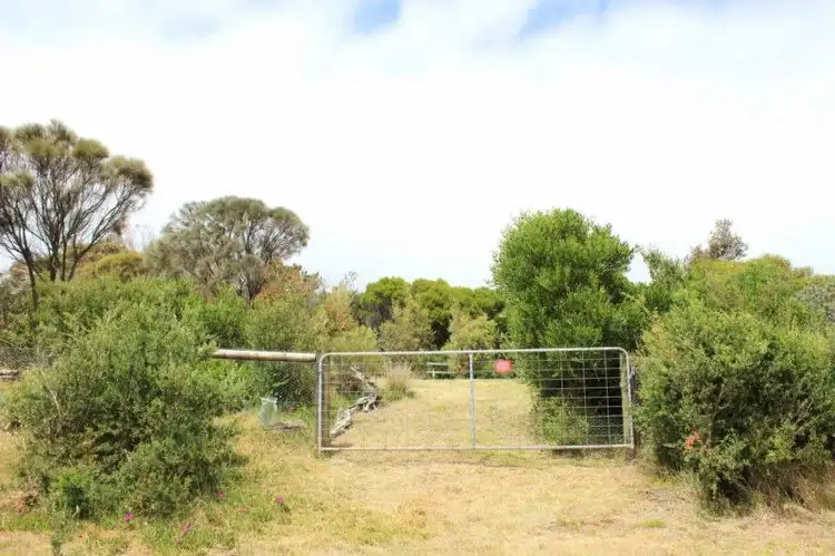 10 RITA COURT, Venus Bay VIC 3956