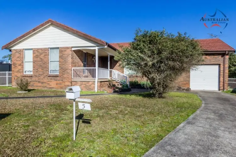 5 Bartok Grove, St Clair NSW 2759